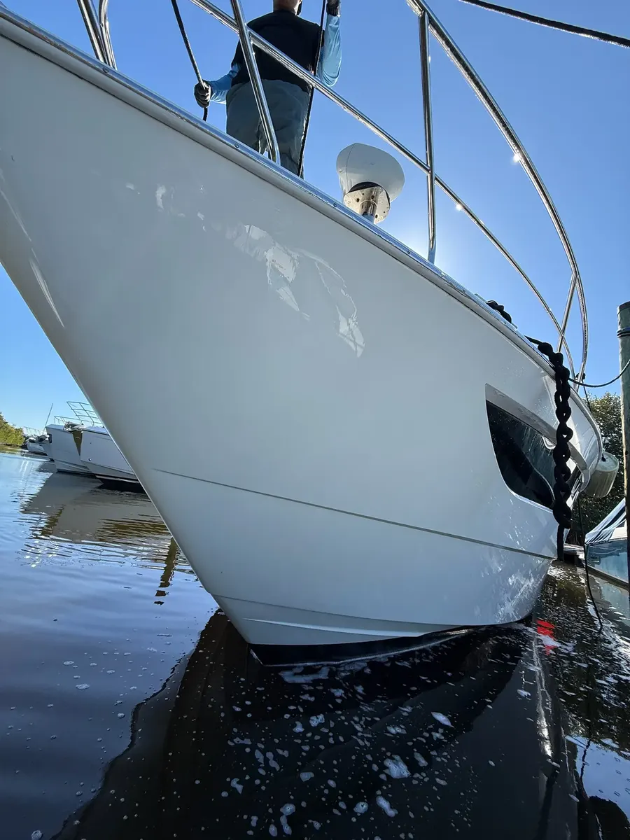 Yacht hull after deep washdown