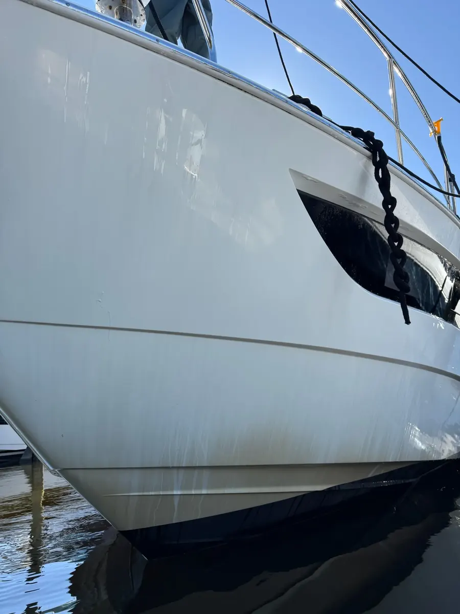 Yacht hull before deep washdown